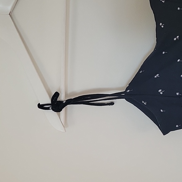 CLOSET CLEAROUT $10 | Brandy Melville | Dena palm tree tie tank top | One size - Picture 5 of 9